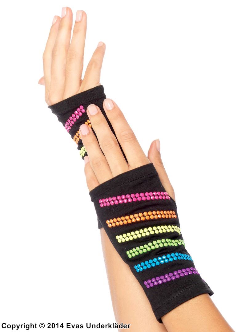 Fingerlösa handskar med regnbågsfärgade nitar